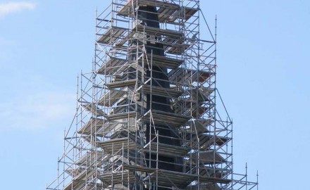 Andamio de acero en estructura civil